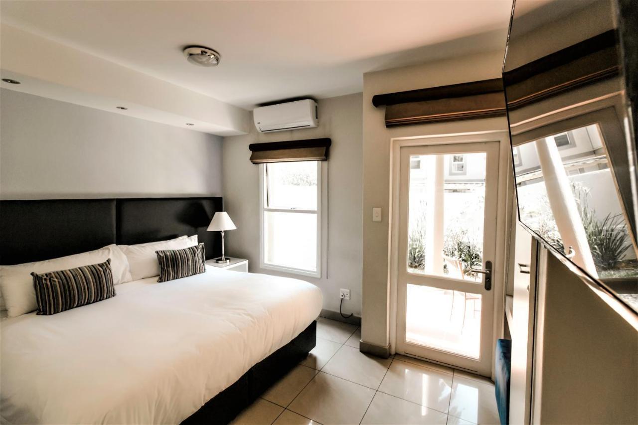 Villa Via Executive Suites With Power Back-Up Johannesburg Exterior foto
